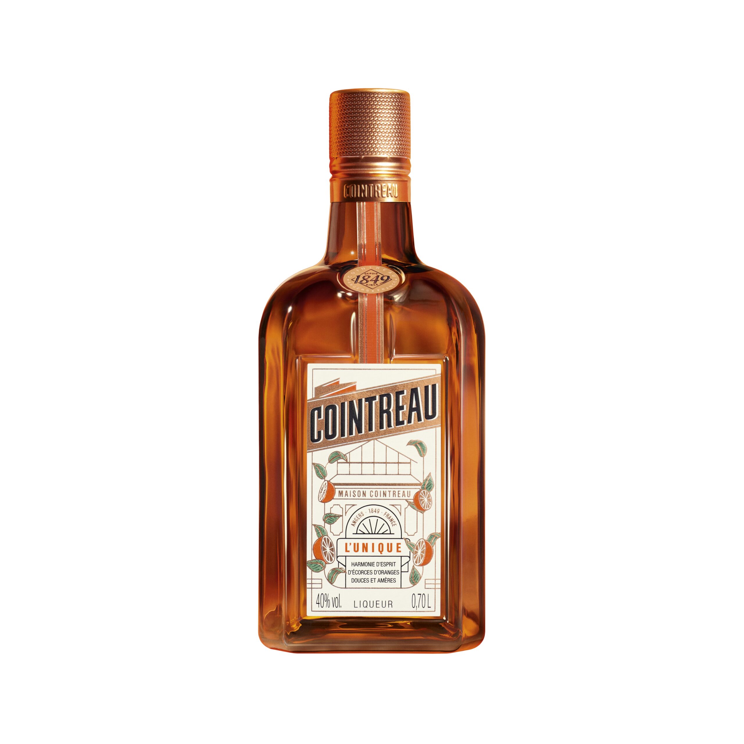 Cointreau-Photo-Visuel-image-70CL FRONT RVB PACKSHOT CTR (1)